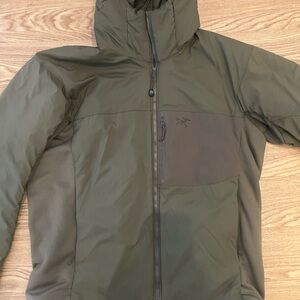 ARC’TERYX Leaf Atom Jacket - Olive Green